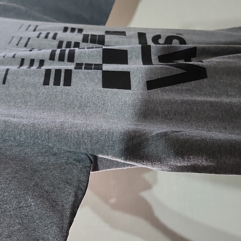 Vans tshirt - Picture 3 of 5